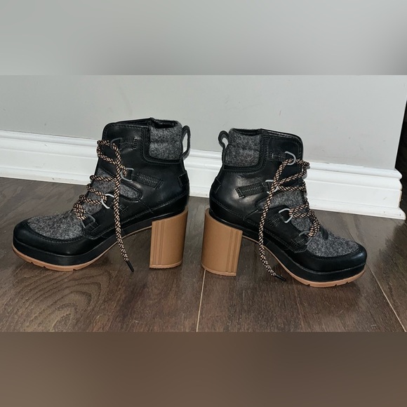 Sorel
Women's Blake Waterproof Block High-Heel Booties - Picture 3 of 11